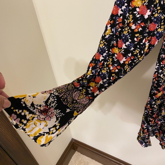 Free People Wildflowers Henley bell sleeve loose FIT BLOUSE top (17) - Picture 10 of 12